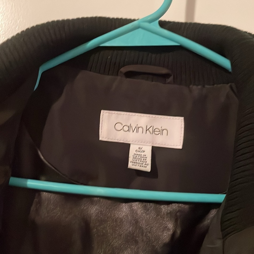 Calvin Klein vest - Picture 3 of 10